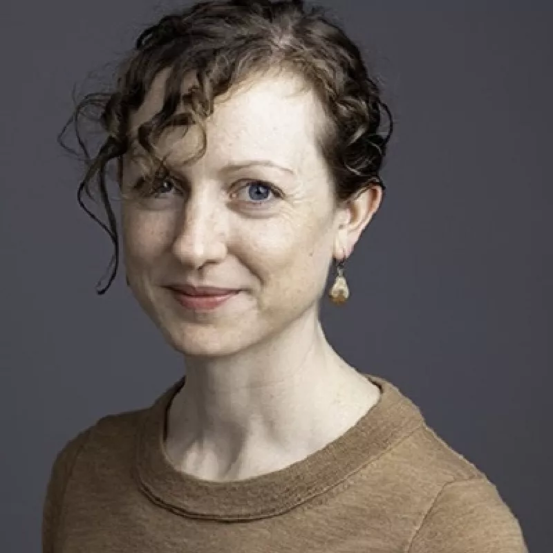 Headshot of Dr Julia Guarneri