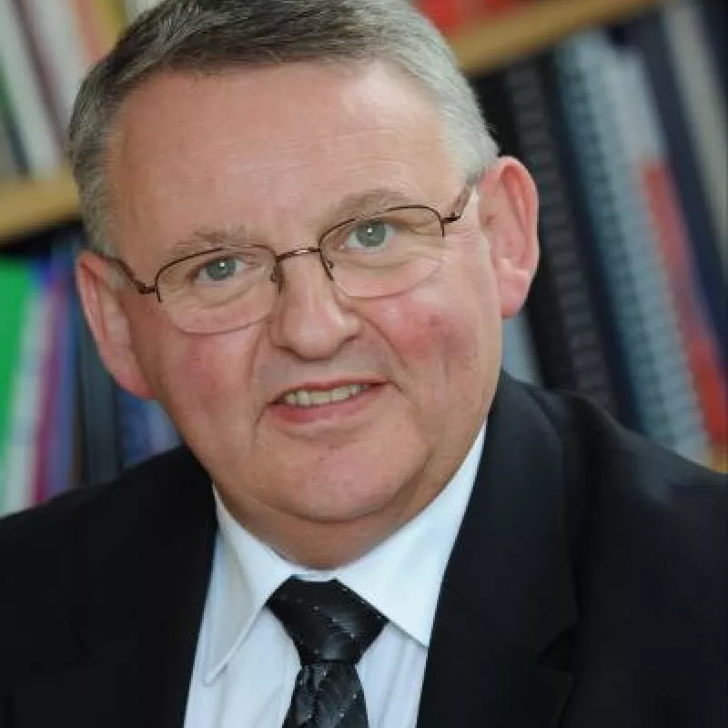 Headshot of professor Nigel Slater