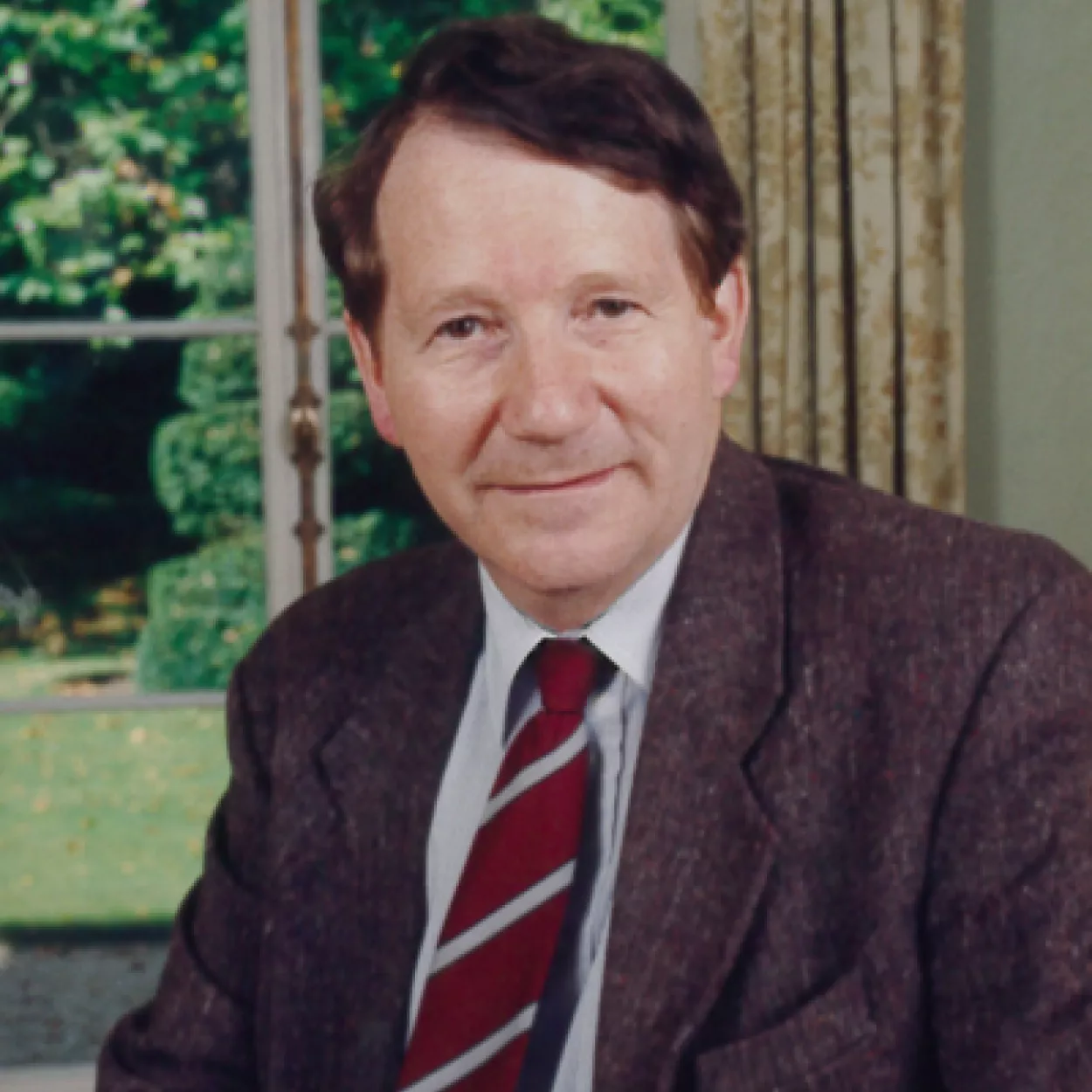 Headshot of professor Graham Davies
